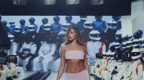 videoframe_145374341d33adce827f42