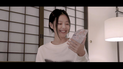 videoframe_42070db4d970734544202