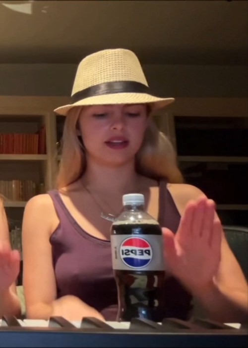 videoframe_7358c9a5590e192ec2c