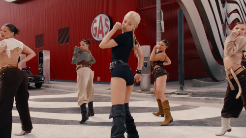 videoframe_853416737f9f76564726