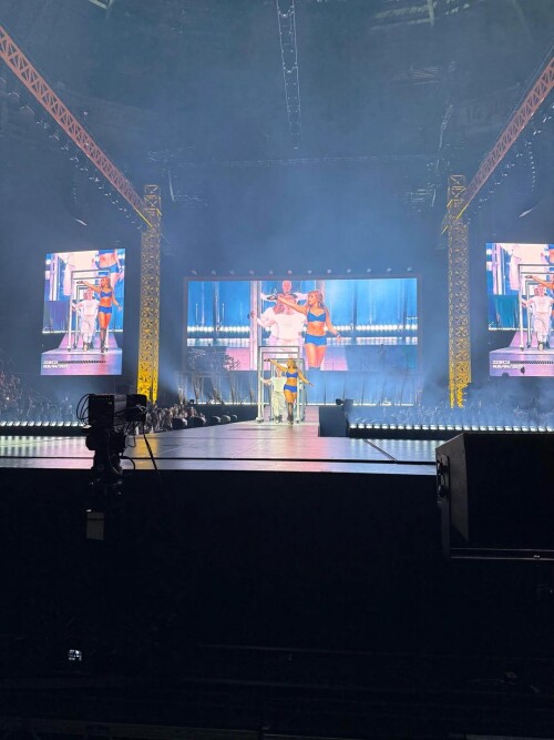 view from front row centre v0 n71n2abwj5hf1.jpg59ed0f8d114de542