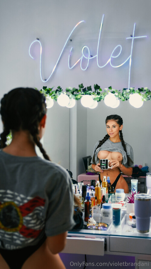 violetbrandani 6244199512679 source 5ede33fa3b247323a