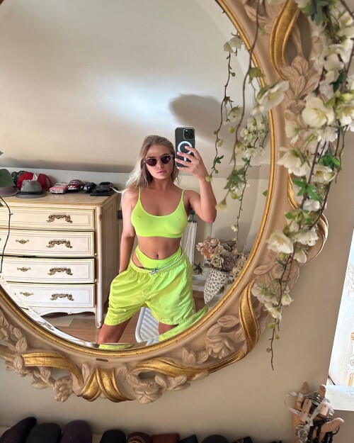 vladlena kulikovskaya 273b1f997b8ee23122