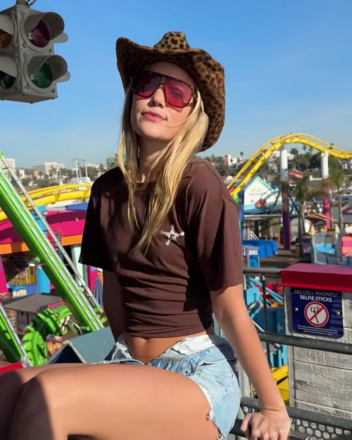 vlcsnap-2025-05-16-15h15m56s388defea526820cdff8