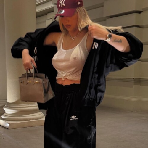 wandabadbitch 1746830152 3628996805053921455 6598398957165f33849e0c39158