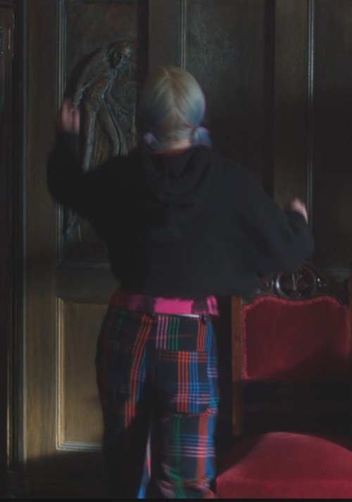 wednesday.s02e06.1080p.web.h264-successfulcrabEZTVx.to.mkv_snapshot_00.33.25_2025.10.17_20.43.46dbebf4d5b844894d