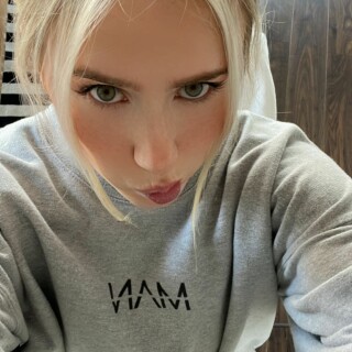 wettmelons---CbU3BoFqnB4ab52756ff7427205