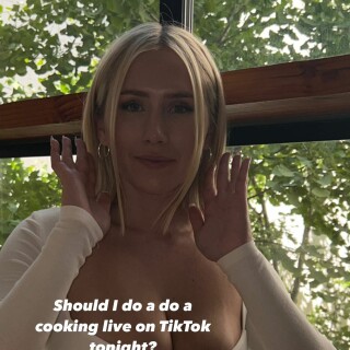 wettmelons---CeChxKcrOwQ5b54d982cc879c57