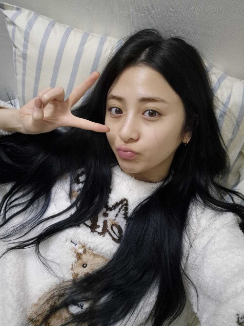 weverse 2024121923142219cc4e9d64b1efc3