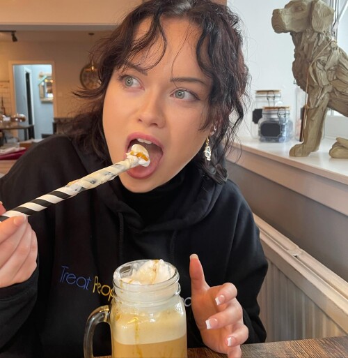 whatsername1.0 2906195014758771753 2906195008601570358a1d994c3adc4a642