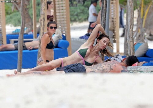 whitney cummings nude27