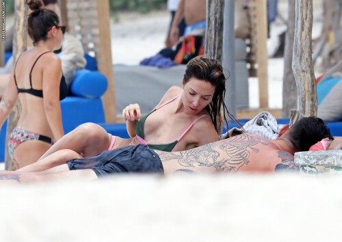 whitney cummings nude5