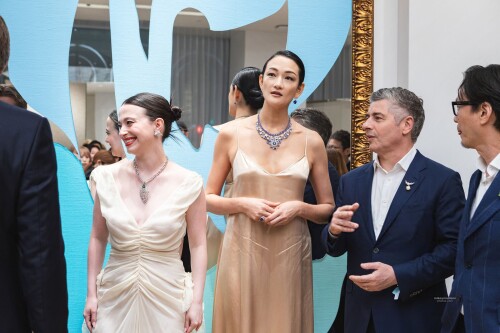 winthird399fjkfff000cf909b0aaf5f7