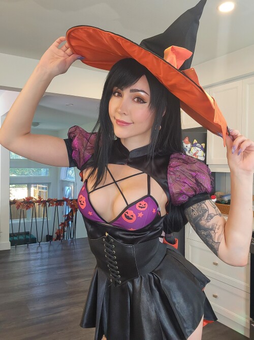 witch selfie 7