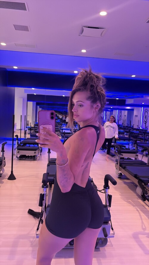 woahvicky 1747062093 391558569f4cd7e950bbb7c7a