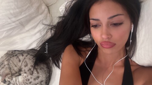 wolfiecindy_1758702484_2036904573942cee425d30796