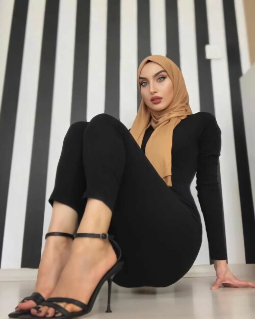 world.hijab.girls_16891381104852985f803f0e27bfc.jpeg