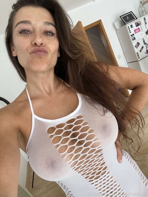 would you dare to go on a dinner date with me in this dress4116bdc6cf7f9479