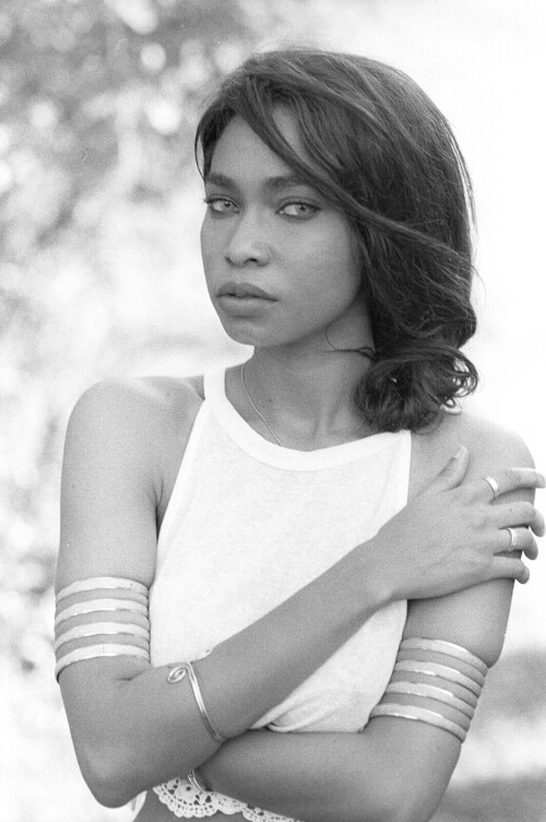 2015-05-08Nikon F90XNikon Ais 85mm f/1.4 lensKodak Tri-X 400 (50-pull) 35mm filmAgfa Adonal (1+50) developer20C - 7min