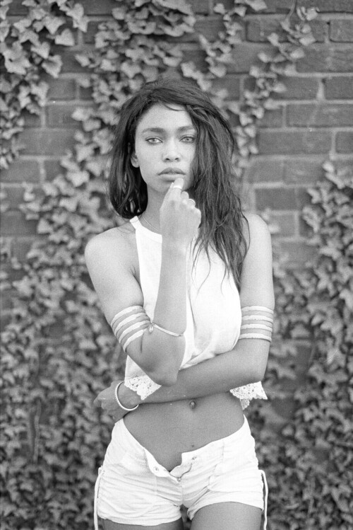 2015-05-08Nikon F90XNikon Ais 85mm f/1.4 lensKodak Tri-X 400 (50-pull) 35mm filmAgfa Adonal (1+50) developer20C - 7min