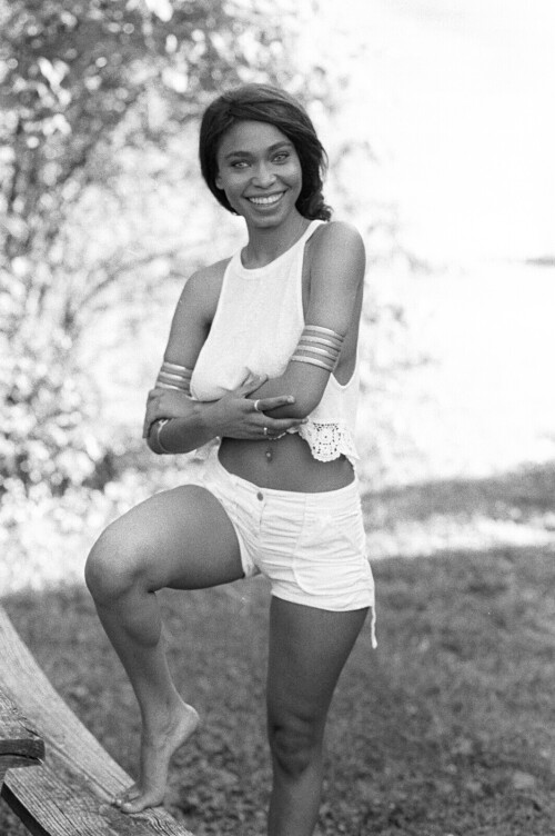 2015-05-08Nikon F90XNikon Ais 85mm f/1.4 lensKodak Tri-X 400 (50-pull) 35mm filmAgfa Adonal (1+50) developer20C - 7min