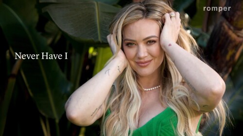 y2mate.com Hilary Duff Plays Never Have I Ever Mom Edition Romper 1080p.mp4 snapshot 03.34 2022.03.0