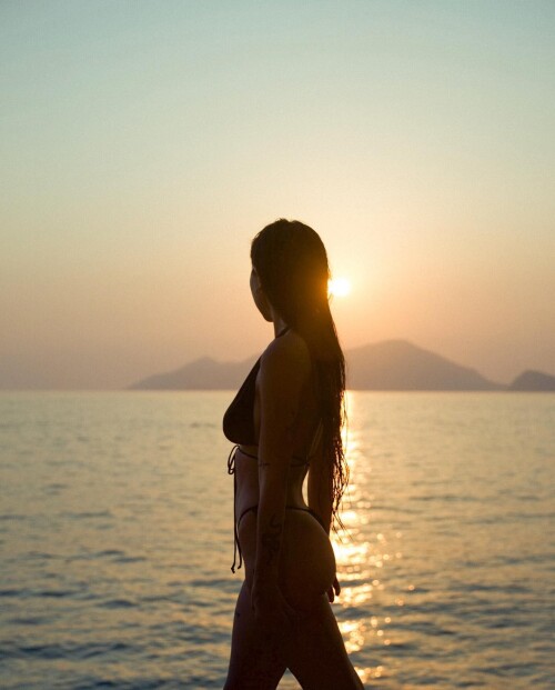 yaknowme hitomi 27082023 0009c0f9599fb6b204e7