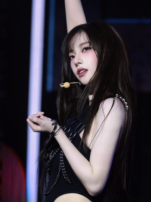 yannn 1897587662833475769 275e219da34d9823a