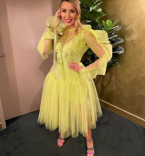 yellow010 3459eb174e82c9975