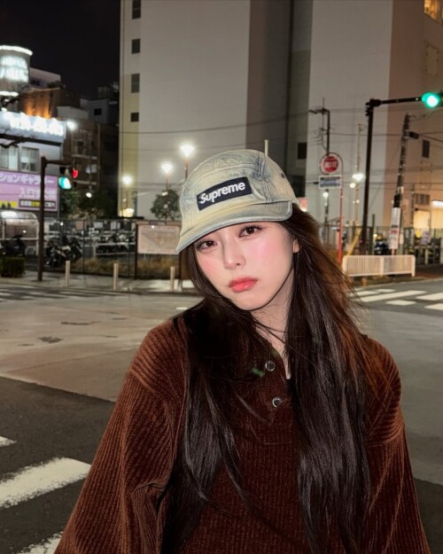 yuna ig 61d99597178d5a90f