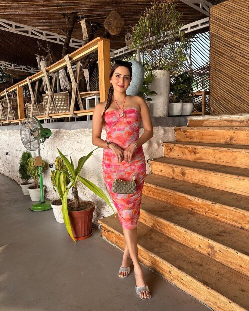 zaarayesmin f4276cd00c5d4d20b96590a36c0b8ef6077191e419a6e13e865ddb44f83f9f8f