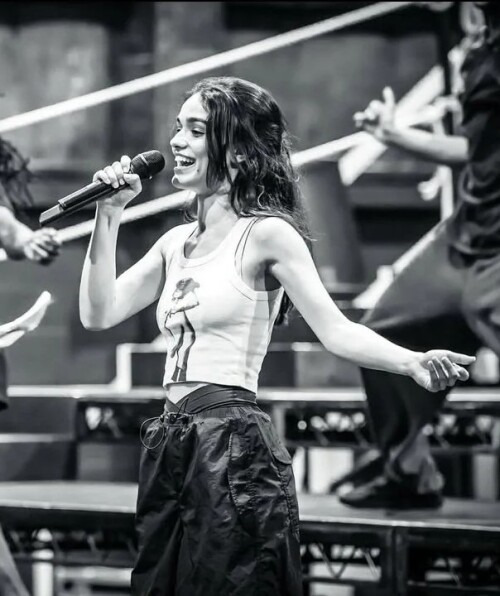 zeg18bcea28b56f33bb9f