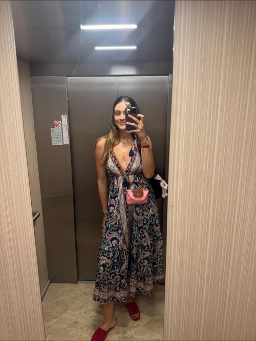 zehra gunes v0 5p8e8v5gigwf169170940abbdecf8