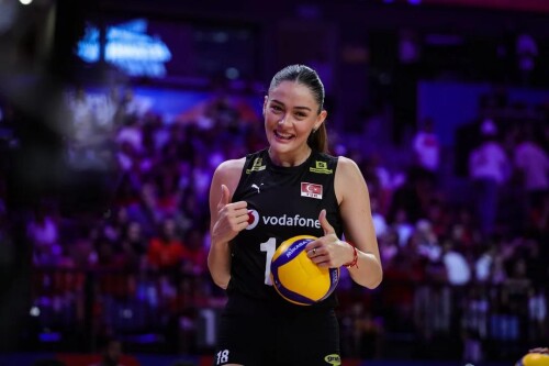 zehra gunes v0 kicyl64g048f1b74f68b80be07687