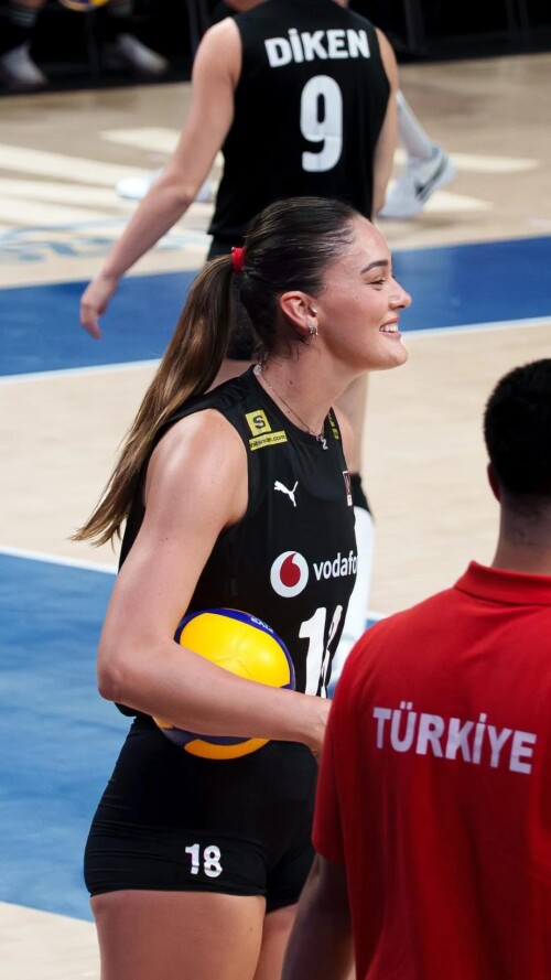 zehra gunes v0 rxzrfih4vq8f1b4e4333fa7a687c8