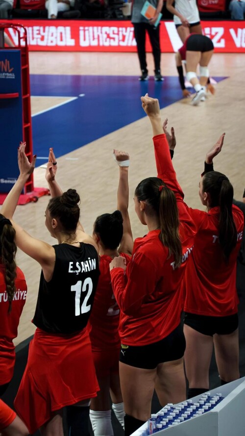 zehra gunes v0 vddnt0u4vq8f122681d1a9cdef9ec