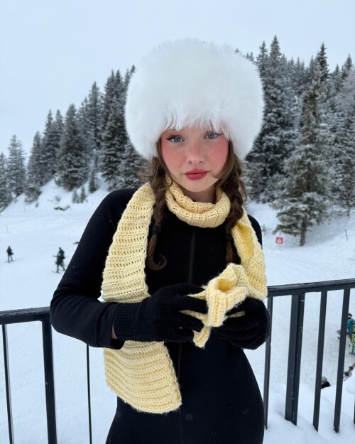 zoecolletti 2025 02 07T003904.000Z5b30977a742d3546