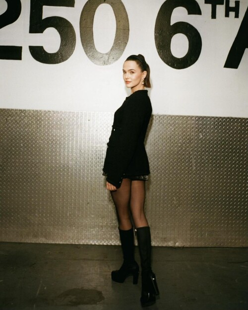 zoey2b68a78758aea0785