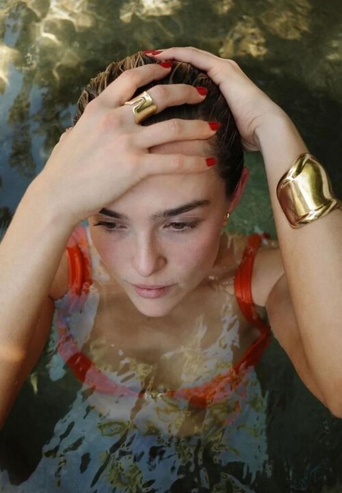 zoey2f67b9b9d9ea7172