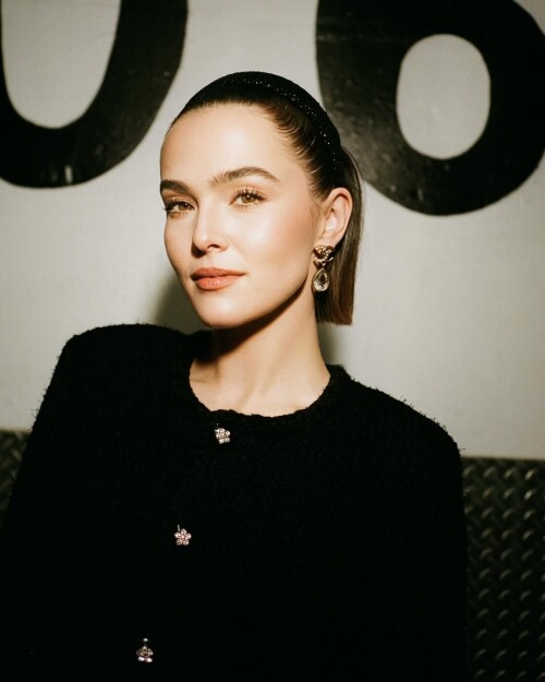 zoey6424dee46a158c20a