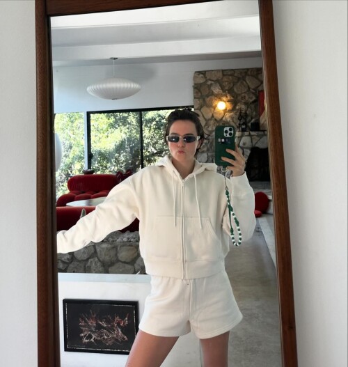 zoey663babbf01b6a00c6